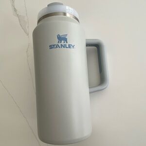 Gray Stanley Cup used 1 time 64oz